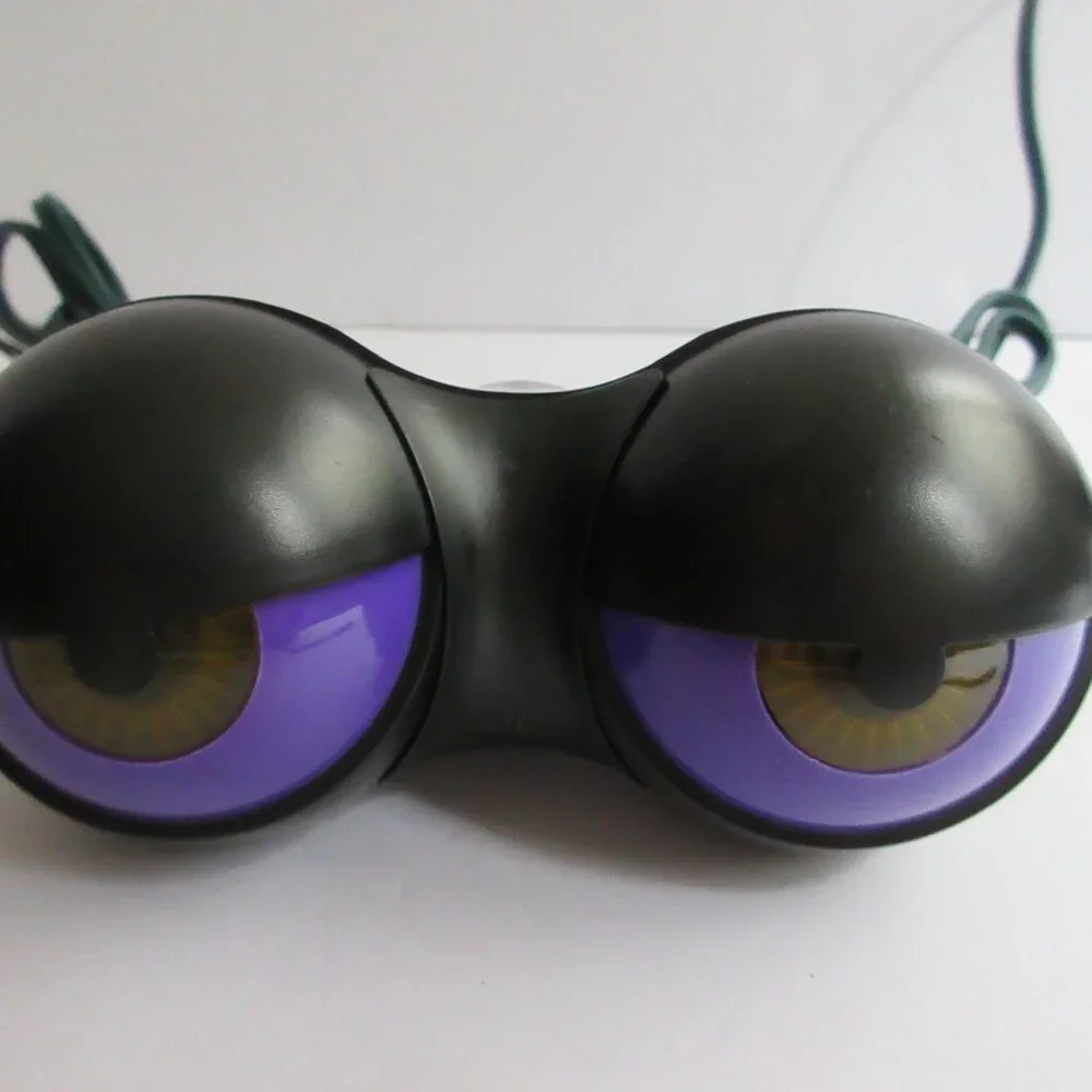 Peepers Light-Up Flashing Eyes Halloween Decoration Mystic Industries 6 Ft WORKS